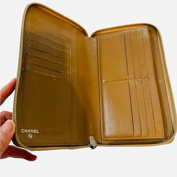 Chanel  large  wallet - Picture 8 of 16